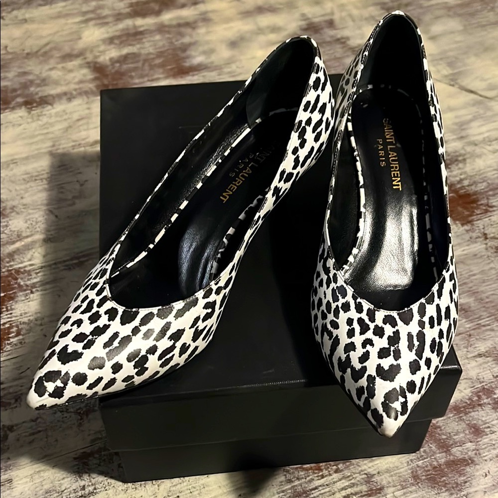 Saint Laurent babycat heels